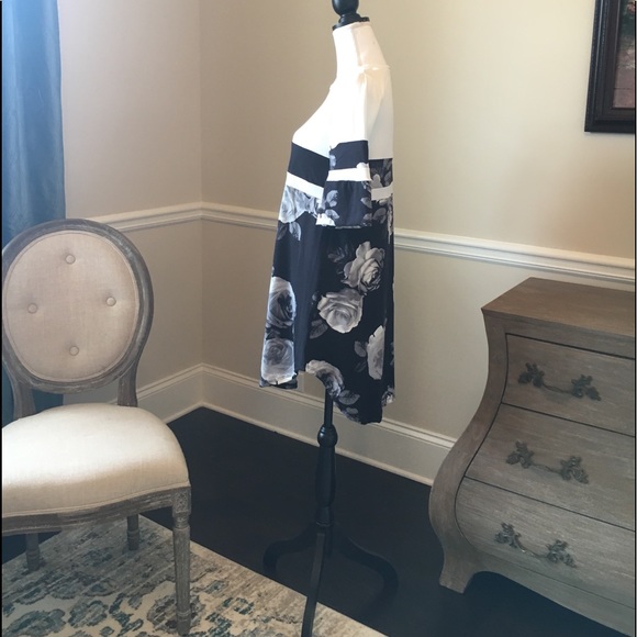 Black and white floral tunic/dress - Picture 4 of 5